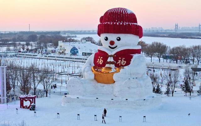 26米福娃雪人刷屏！挖出来的冰雪顶流，藏着冷资源变热经济的密码 (图2)