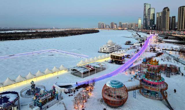 哈尔滨雪后刷屏：松花江覆雪如绸缎，百年铁桥藏着冰雪经济密码！ (图16)