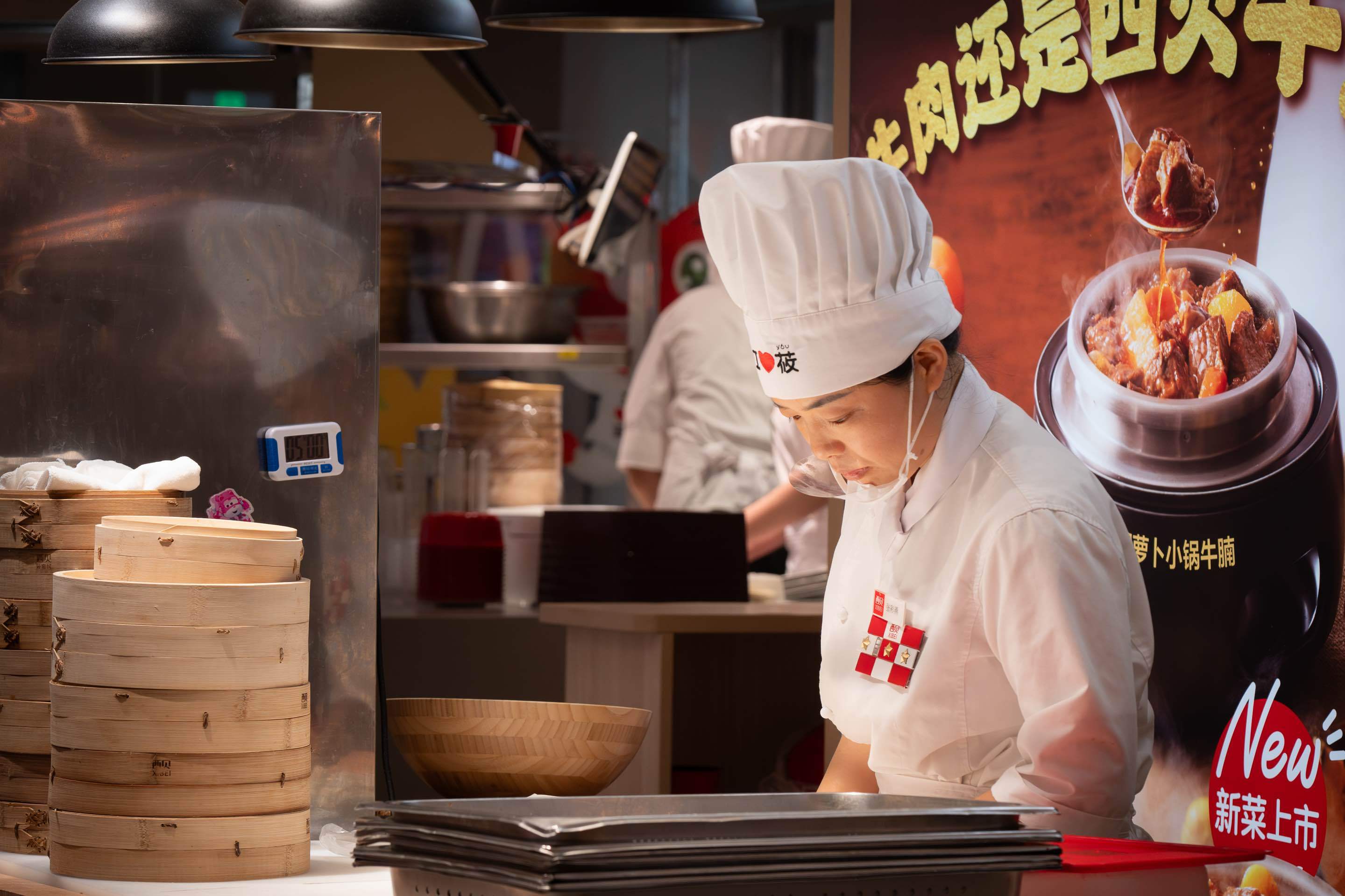 西贝“预制菜”风波100天，贾国龙反思：若再选一次决不硬刚 (图1)