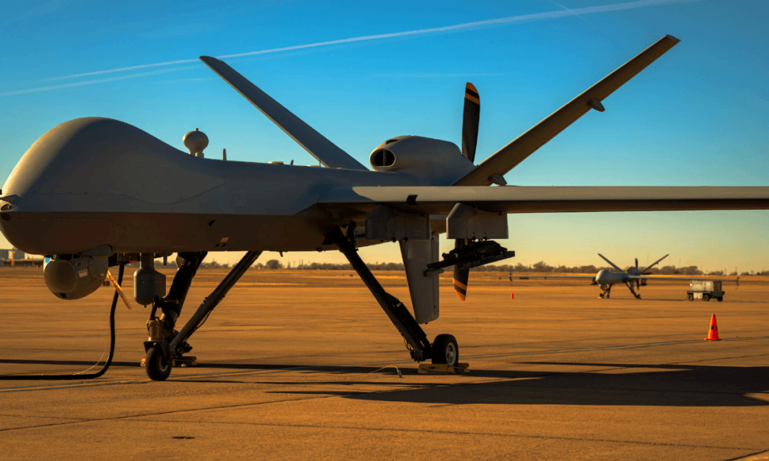 美国神秘无人战机首秀，外观酷似中国六代机概念！ (图3)