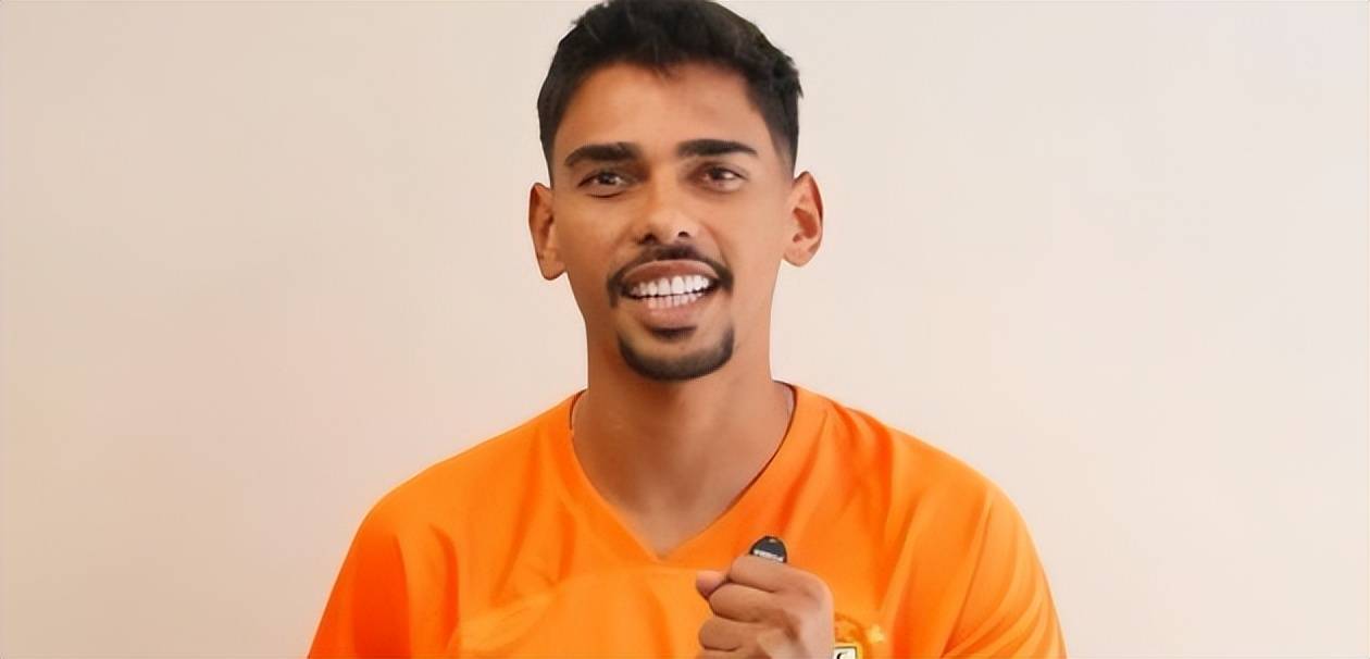 还不换外援后腰?巴西中场庸才继续留用,泰山队为省钱还要得过且过 (图2) 还不换外援后腰?巴西中场庸才继续留用,泰山队为省钱还要得过且过 (图2)