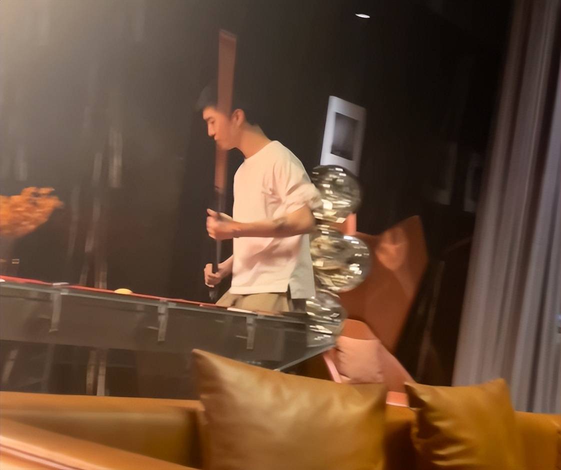 司晓迪事件最全瓜!檀健次私下是舔狗,林更新爱约,张一山最大方 (图17) 司晓迪事件最全瓜!檀健次私下是舔狗,林更新爱约,张一山最大方 (图17)