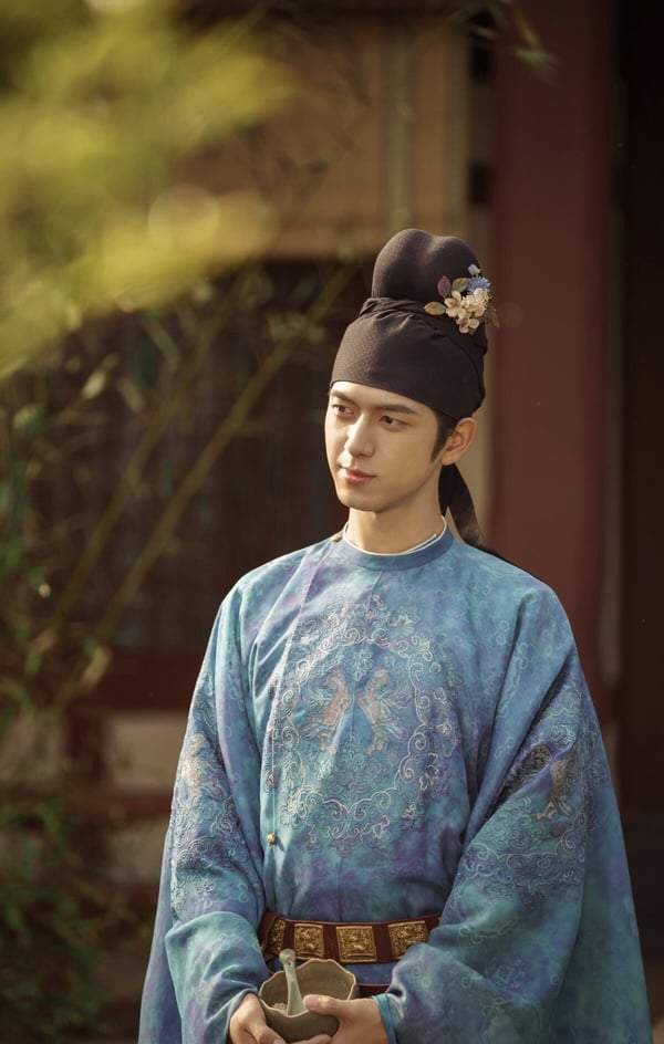 2025热搜男女角色TOP3:《国色芳华》杨紫、李现双双上榜,《折腰》刘宇宁输给他! (图9) 2025热搜男女角色TOP3:《国色芳华》杨紫、李现双双上榜,《折腰》刘宇宁输给他! (图9)