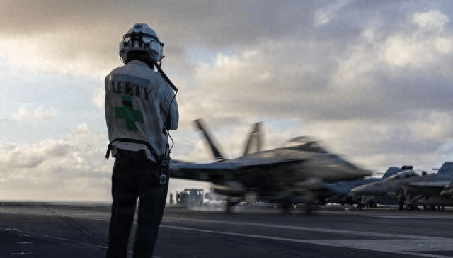 美军不宣而战,委内瑞拉港口大爆炸(图1) 美军不宣而战,委内瑞拉港口大爆炸(图1)