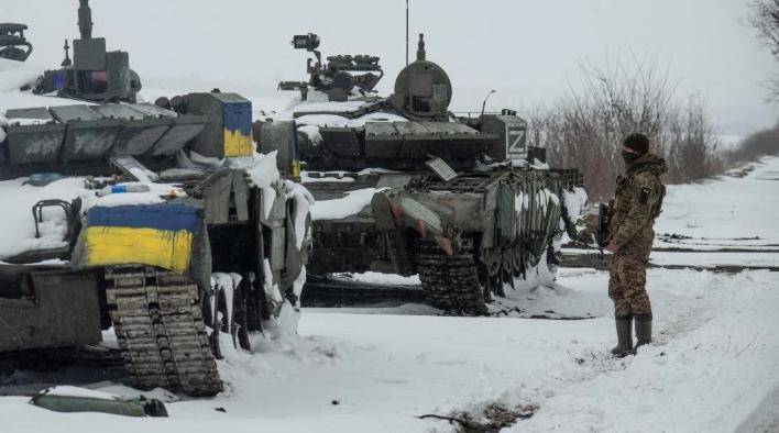 战斗彻底告终,断水断粮两个月,乌军排着队一起向俄军投降 (图6) 战斗彻底告终,断水断粮两个月,乌军排着队一起向俄军投降 (图6)