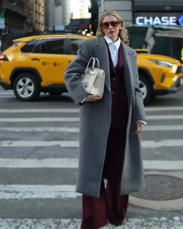 今冬“大衣＋阔腿裤”最火！这么穿美爆了，高级又好看 (图9)