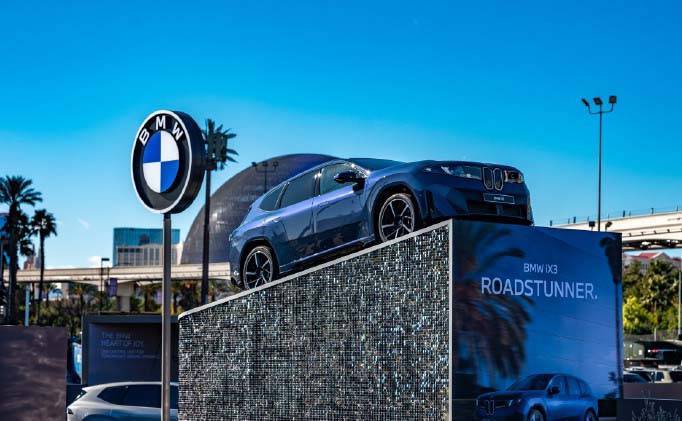CES 2026宝马秀科技实力，BMW iX3长轴距版携AI与驾控革新登场(图1)