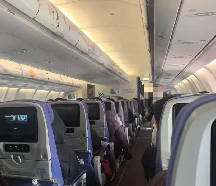 深圳出发航班突发！全体乘客被要求下机！航司道歉 (图1)