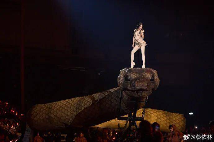 蔡依林演唱会被举报“搞邪教仪式”，此前蔡依林方已发声明称为恶意造谣 (图1)