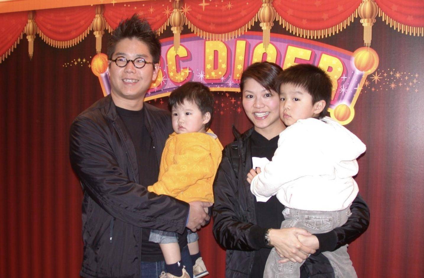 林晓峰49岁前妻被曝新恋情，与新欢用餐好甜蜜(图5)