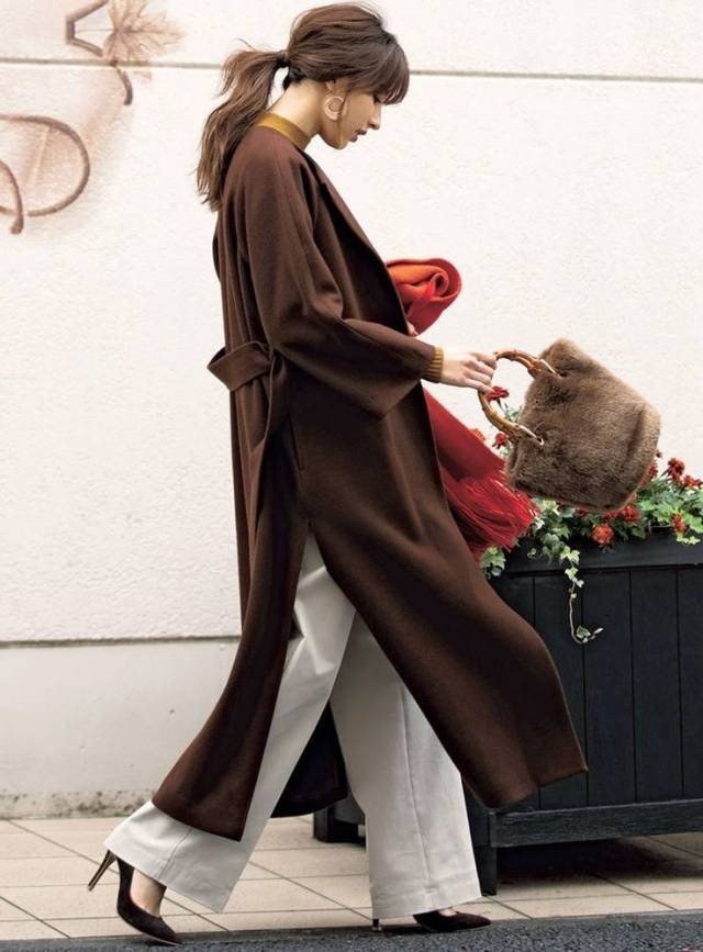 难怪都在穿“大衣+阔腿裤”，简约日常，一种搭配能穿出N种时髦 (图9)