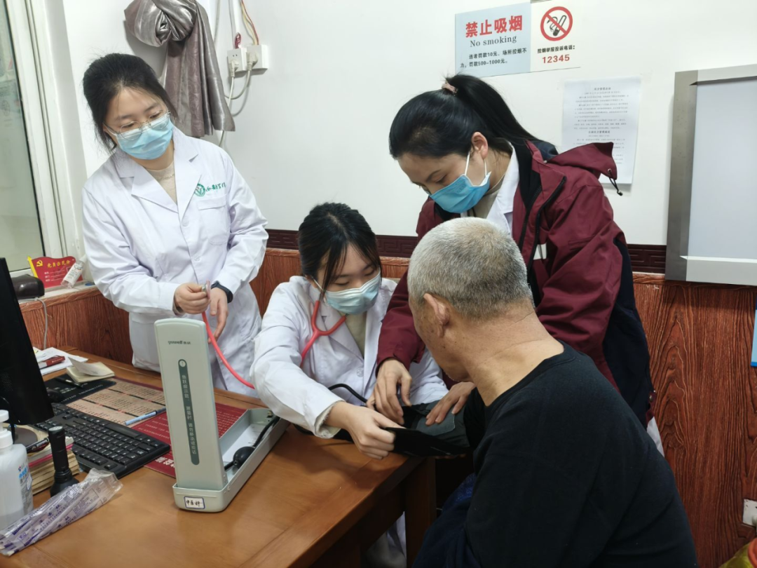 西安医学院校长巩守平慰问“乡村健康小屋”基层医疗师生实践团(图6)