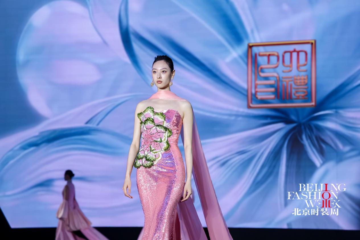 序启新章 AW2026北京时装周盛大启幕(图3)