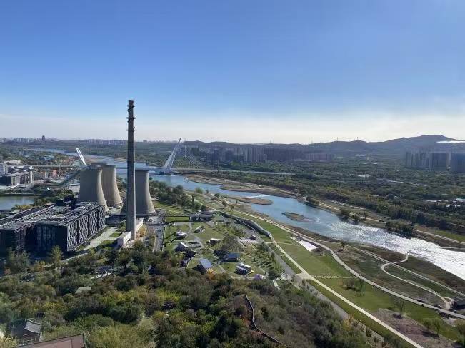 首钢园“会展小镇”9月前亮相，30个重点项目推动“两园一河”建设 (图1)