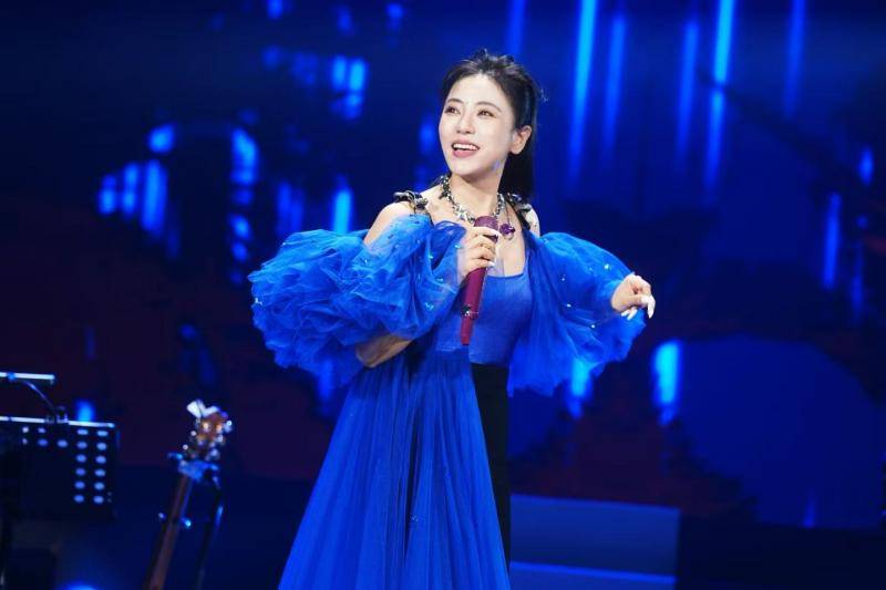 丁当化身“小辣椒”开唱，《你为什么说谎》引“史上最大声合唱” (图1)