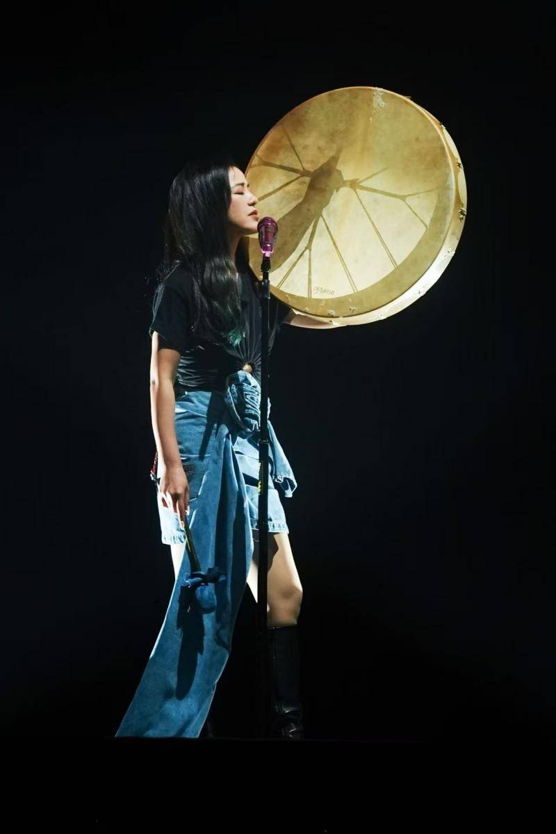 丁当化身“小辣椒”开唱，《你为什么说谎》引“史上最大声合唱” (图2)