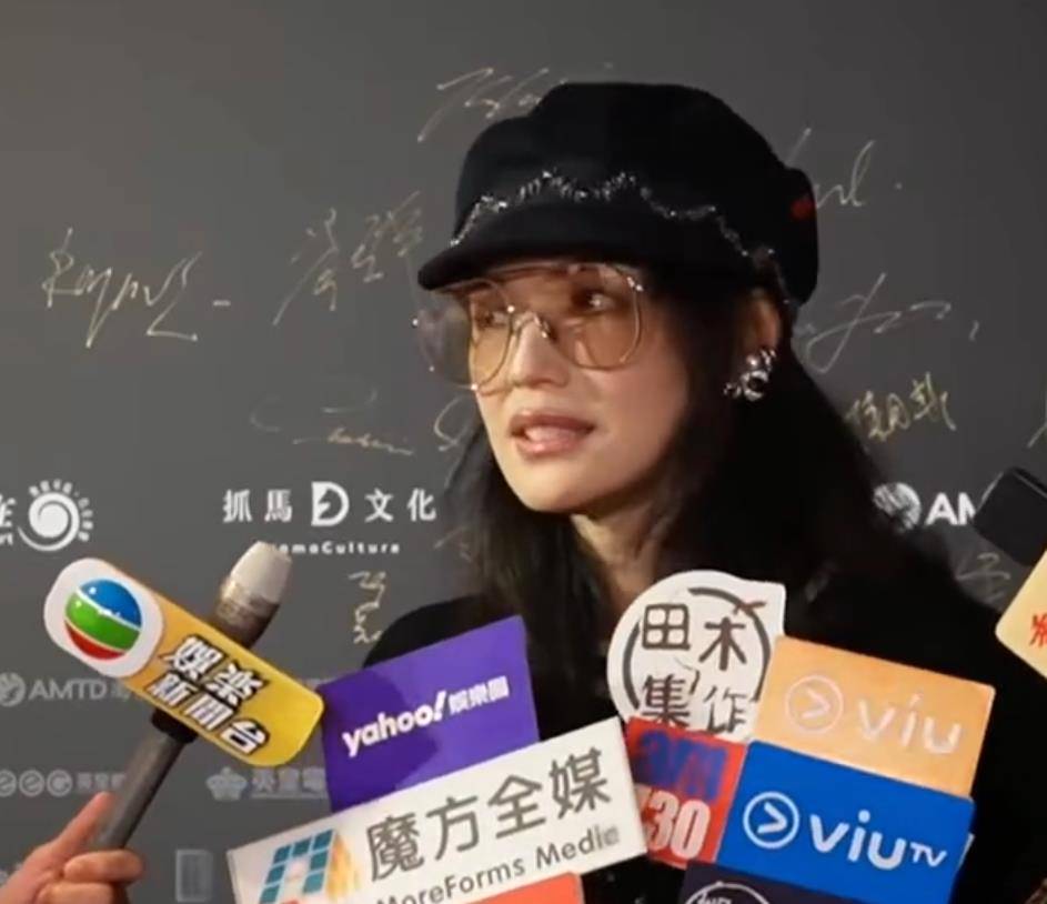 舒淇回应获奖没感谢冯德伦,等到年末再一次性谢完 (图2) 舒淇回应获奖没感谢冯德伦,等到年末再一次性谢完 (图2)