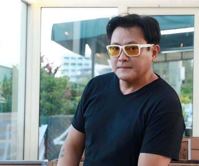 香港知名男星前妻整容成瘾，卖保险年入500万，成功跻身上流圈子 (图10)